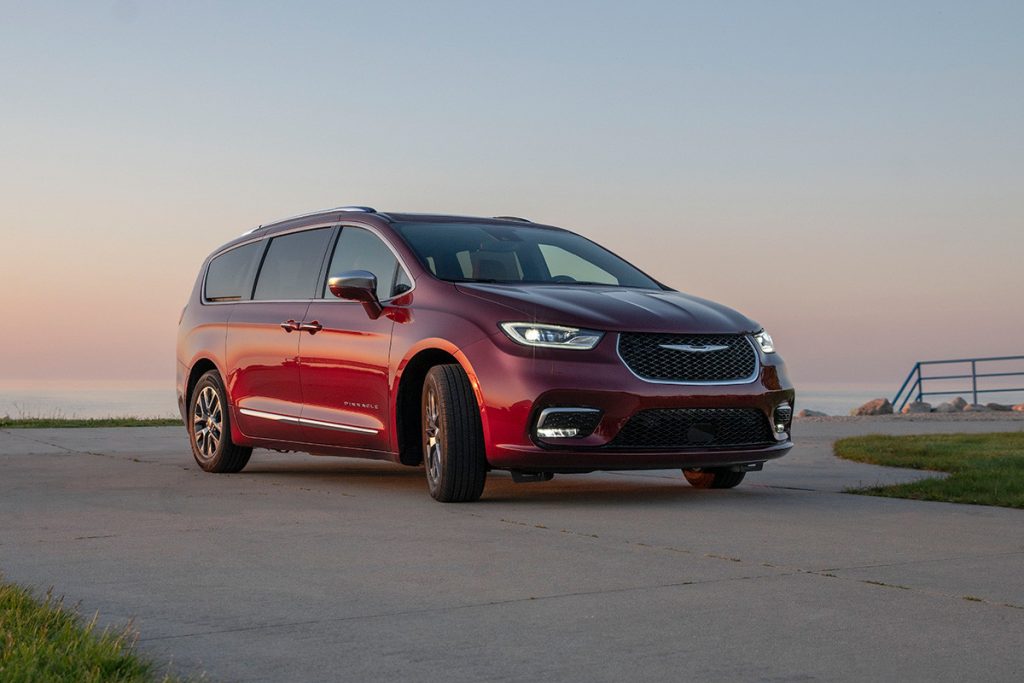 Chrysler Pacifica Hybrid (2018 to 2024)