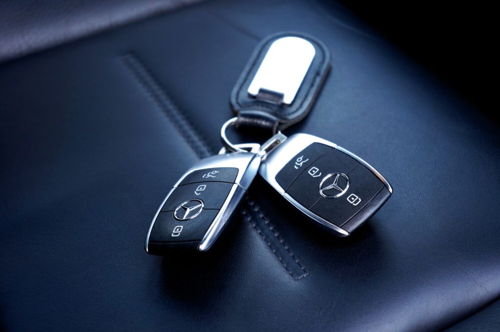 Confirm the Keys, Accessories, Warranty, and Delivery Commitments