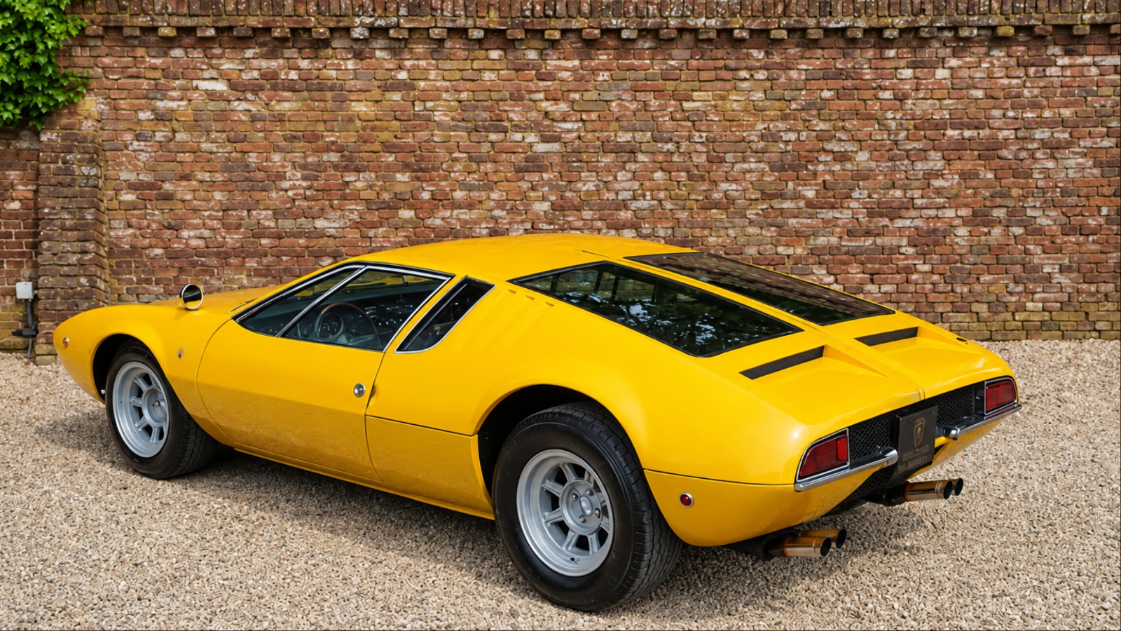 De Tomaso Mangusta