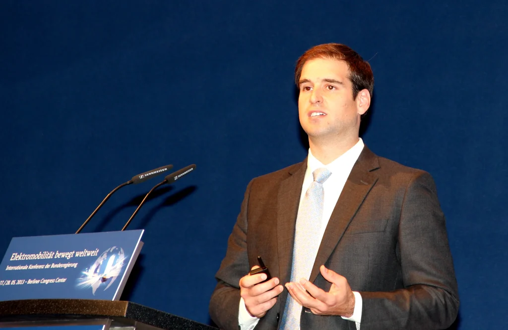  JB Straubel