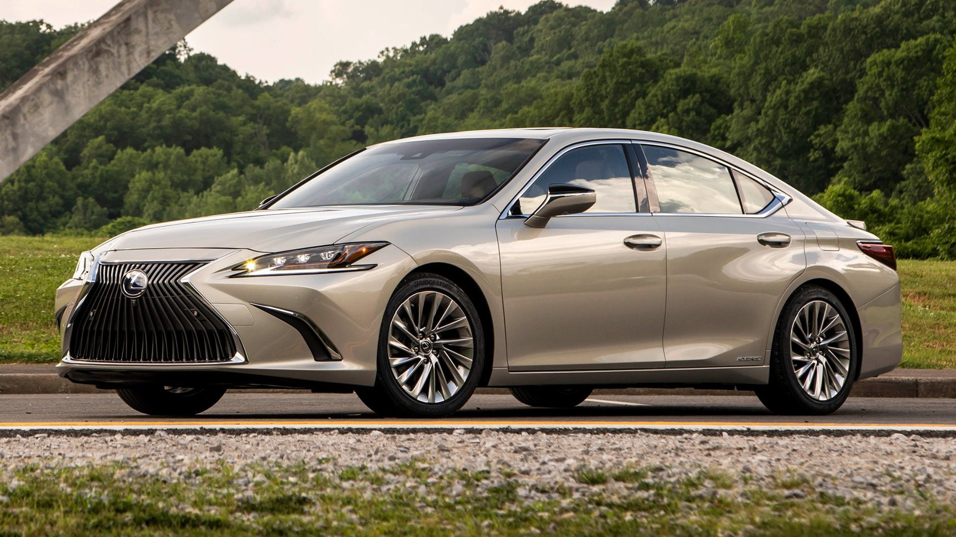 Lexus ES 300h sedan
