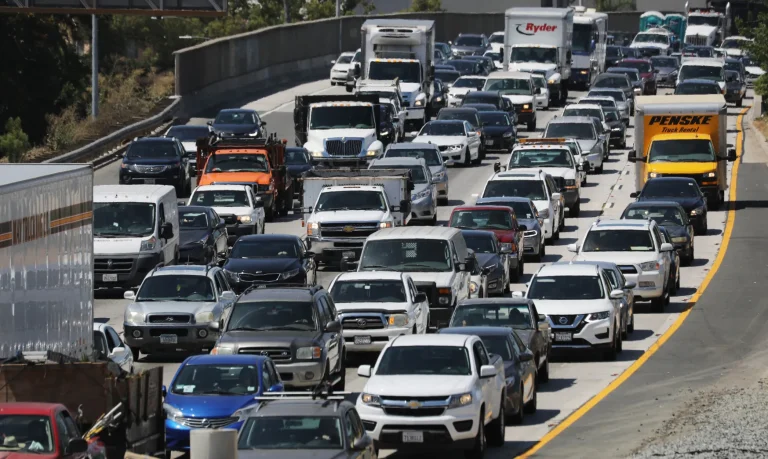 Many cars are jammed on a highway