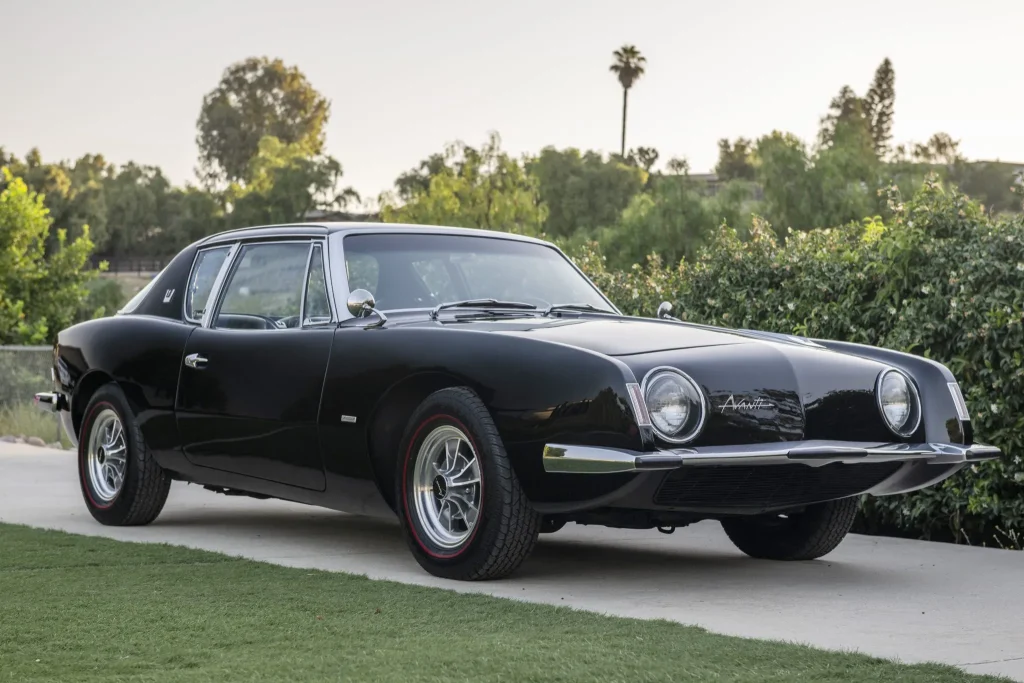 Studebaker Avanti
