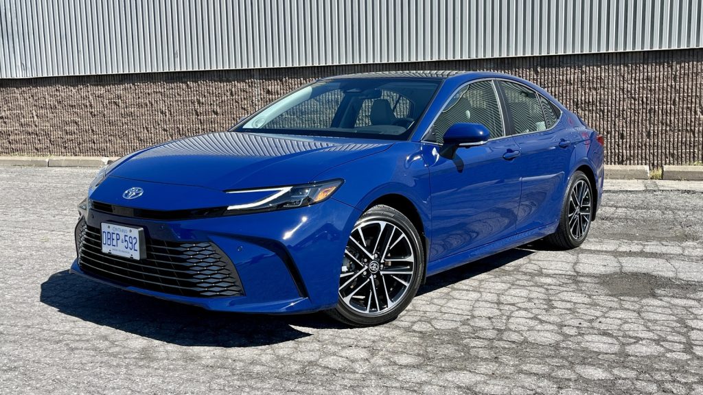 Toyota Camry Hybrid AWD
