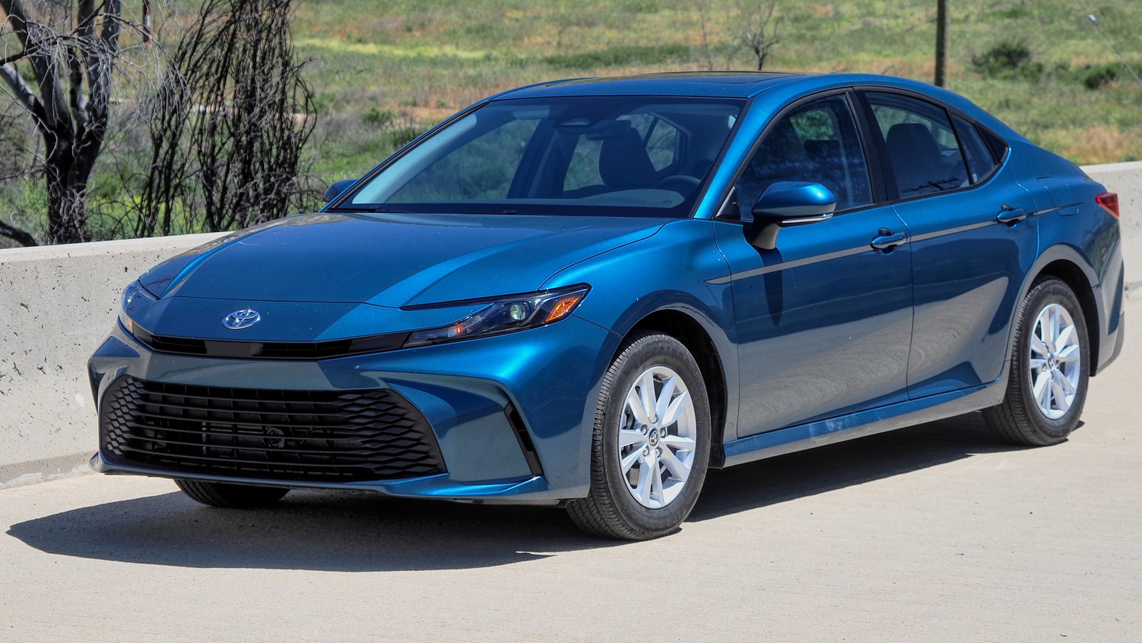 Toyota Camry Hybrid LE