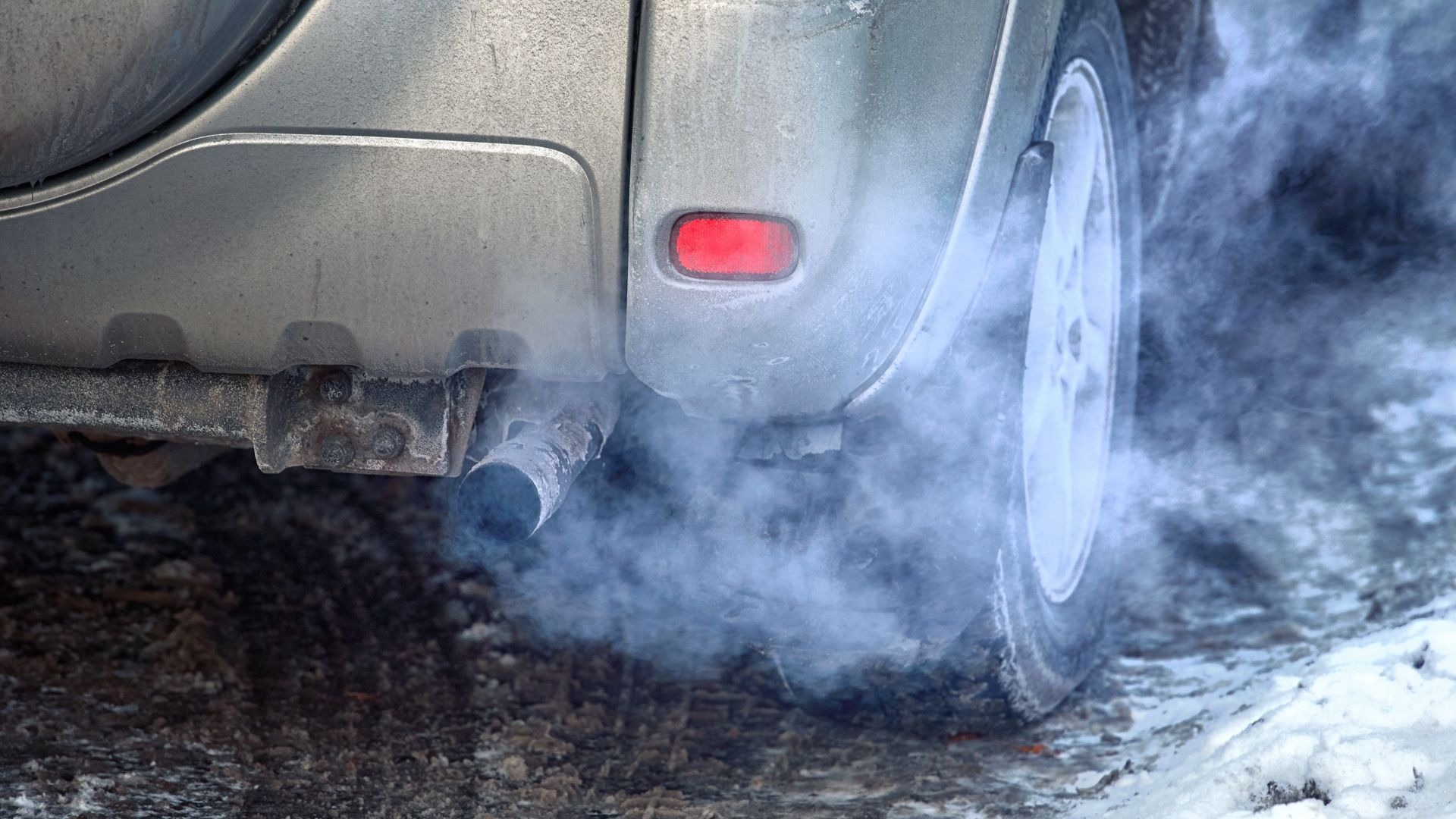 Warming up your car saves the engine