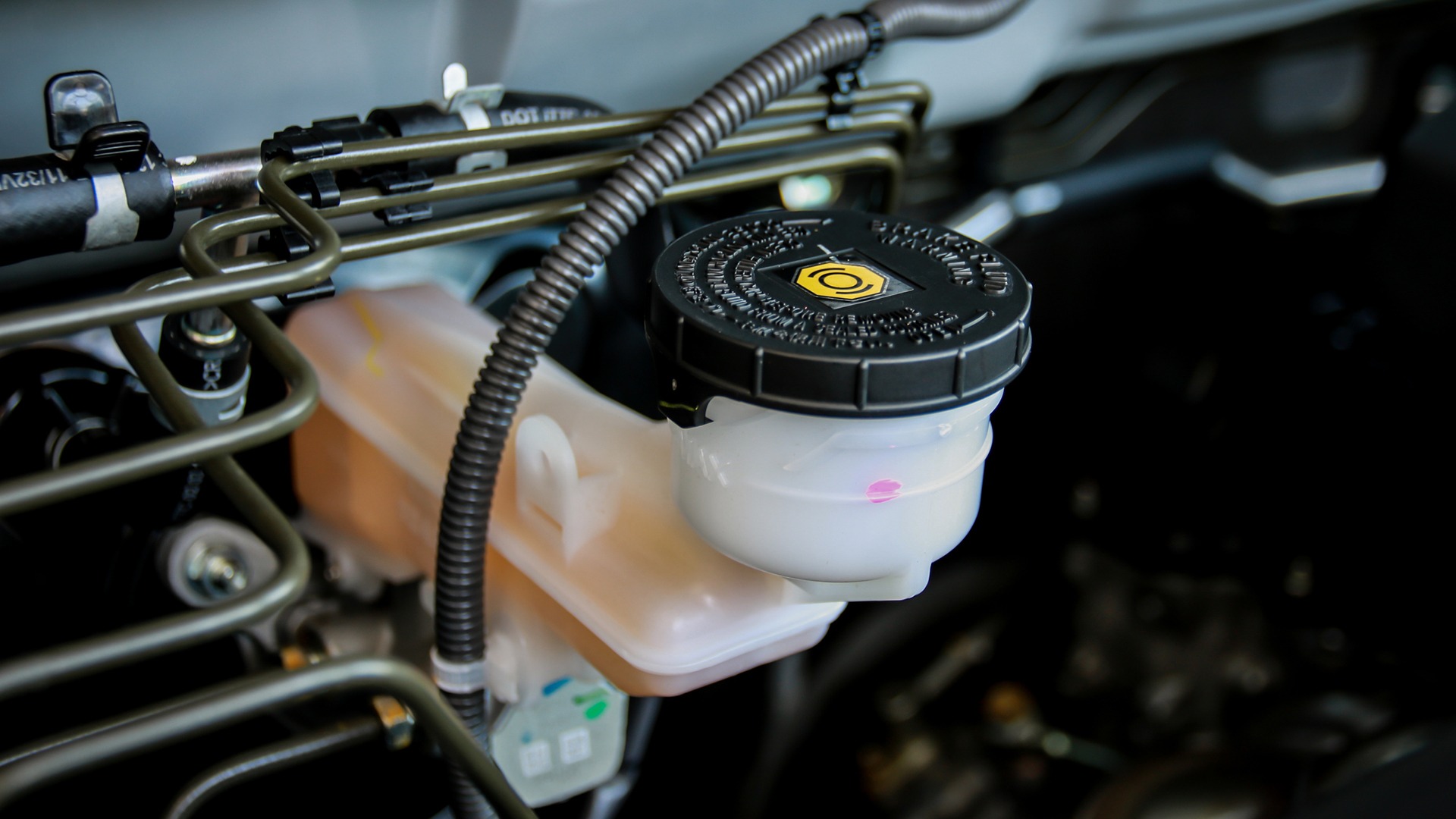 Brake fluid reservoir